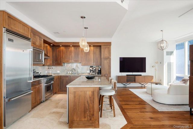 5 Renaissance Square PH 3E, White Plains, NY 10601