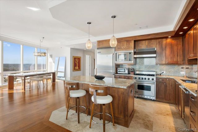 5 Renaissance Square PH 3E, White Plains, NY 10601