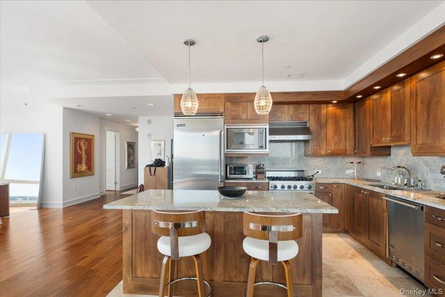 5 Renaissance Square PH 3E, White Plains, NY 10601