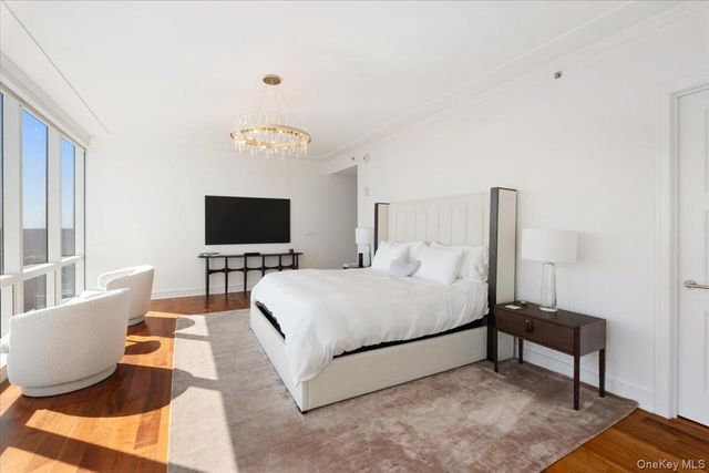 5 Renaissance Square PH 3E, White Plains, NY 10601