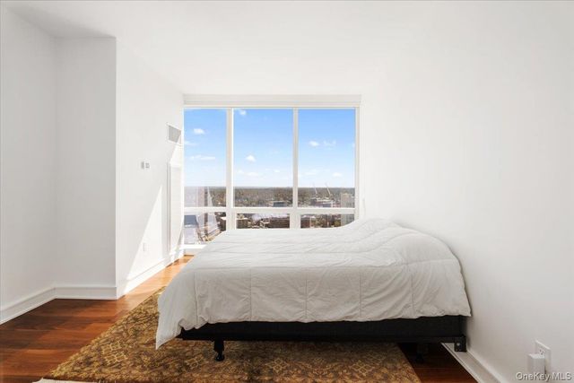 5 Renaissance Square PH 3E, White Plains, NY 10601
