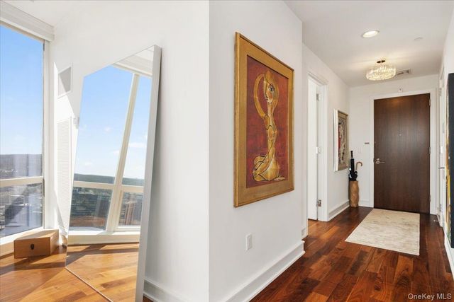 5 Renaissance Square PH 3E, White Plains, NY 10601