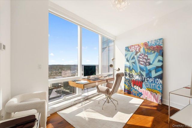5 Renaissance Square PH 3E, White Plains, NY 10601