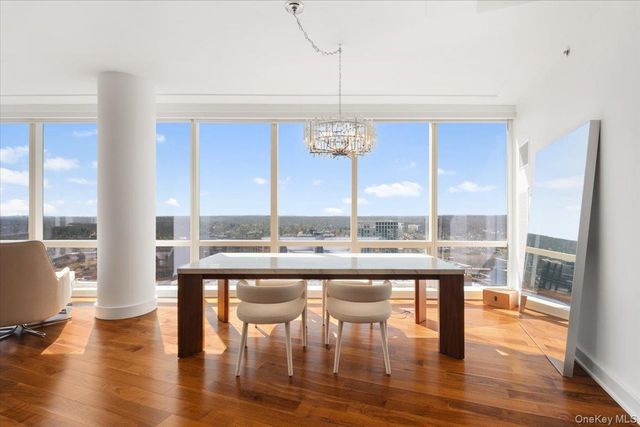 5 Renaissance Square PH 3E, White Plains, NY 10601