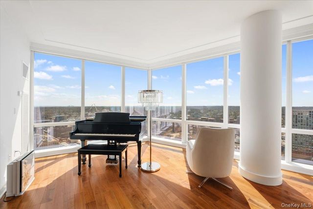 5 Renaissance Square PH 3E, White Plains, NY 10601