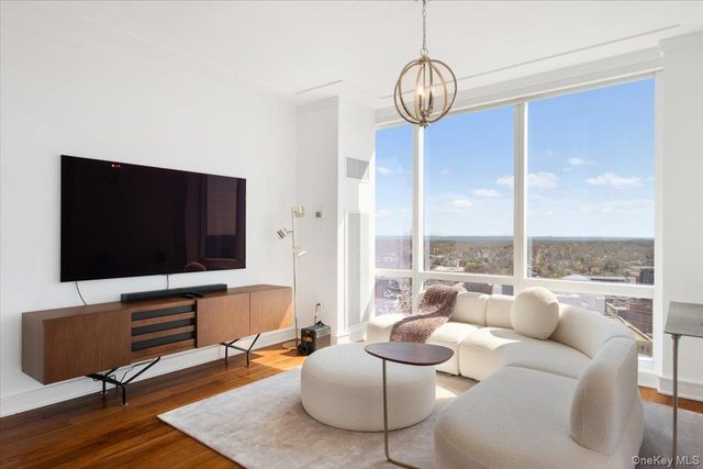 5 Renaissance Square PH 3E, White Plains, NY 10601
