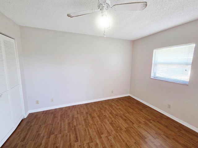 1482 N Lawnwood Circle 30-D, Fort Pierce, FL 34950