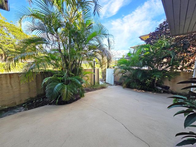 1482 N Lawnwood Circle 30-D, Fort Pierce, FL 34950