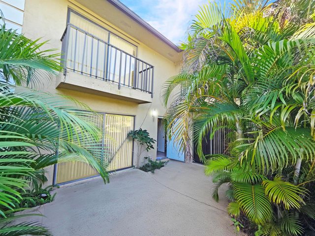 1482 N Lawnwood Circle 30-D, Fort Pierce, FL 34950