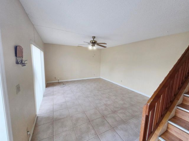 1482 N Lawnwood Circle 30-D, Fort Pierce, FL 34950