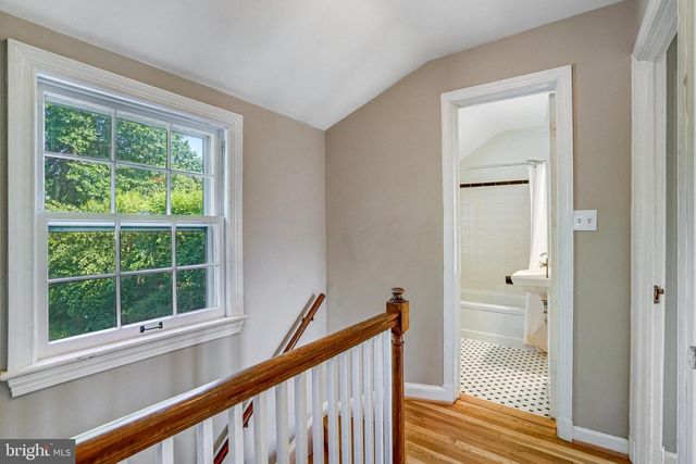 110 WOODROW ST, Arlington, VA 22204