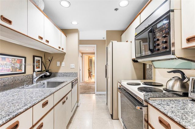 1581 Brickell Ave 107, Miami, FL 33129