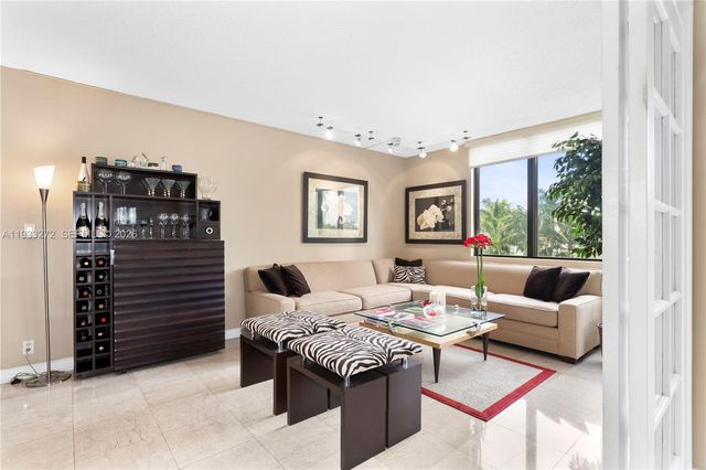 1581 Brickell Ave 107, Miami, FL 33129