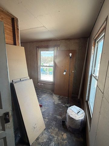 130-132 School St, Barre, MA 01074