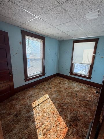 130-132 School St, Barre, MA 01074