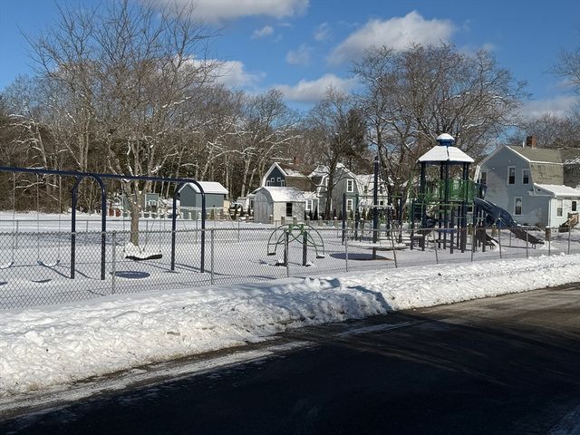 130-132 School St, Barre, MA 01074