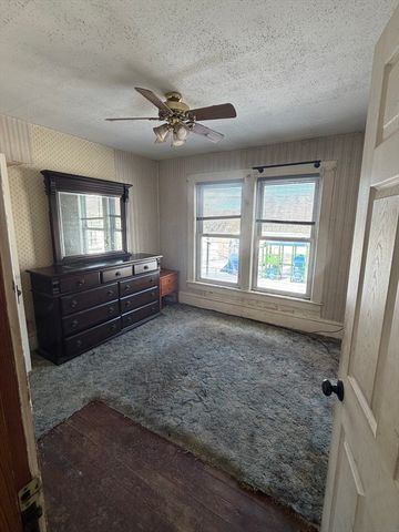 130-132 School St, Barre, MA 01074