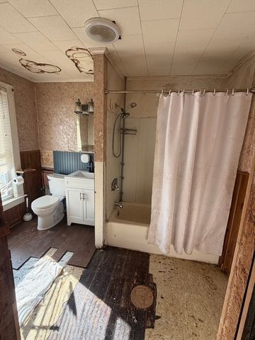 130-132 School St, Barre, MA 01074