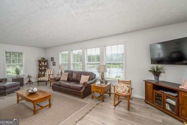 1180 Green Briar Drive, Madison, GA 30650