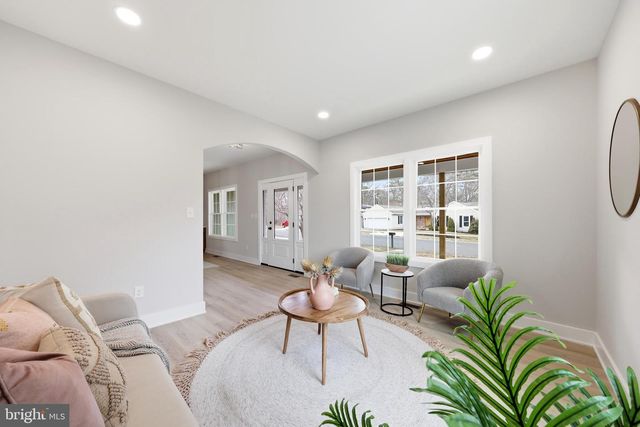 105 HILLSIDE AVE, Absecon, NJ 08201