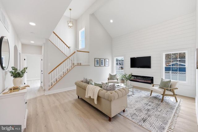 105 HILLSIDE AVE, Absecon, NJ 08201