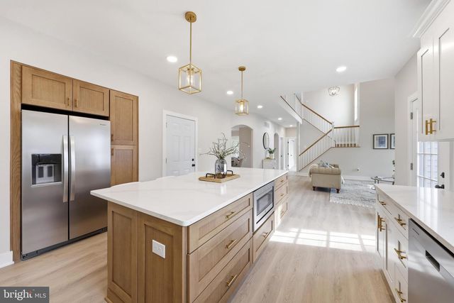 105 HILLSIDE AVE, Absecon, NJ 08201