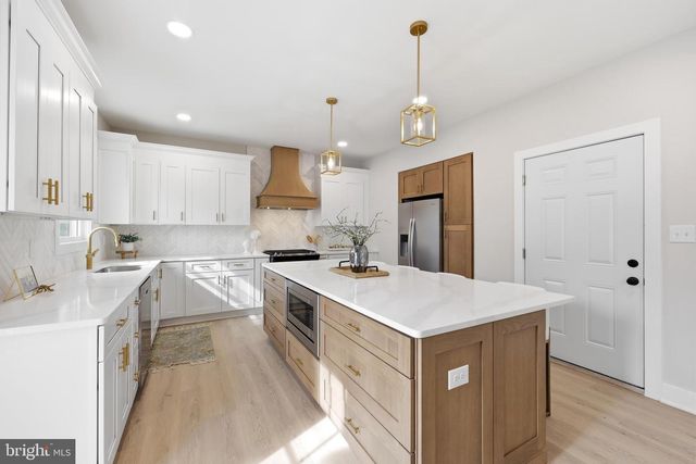 105 HILLSIDE AVE, Absecon, NJ 08201