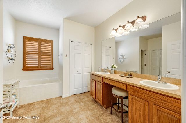 1137 Morgan Circle NE, Palm Bay, FL 32905