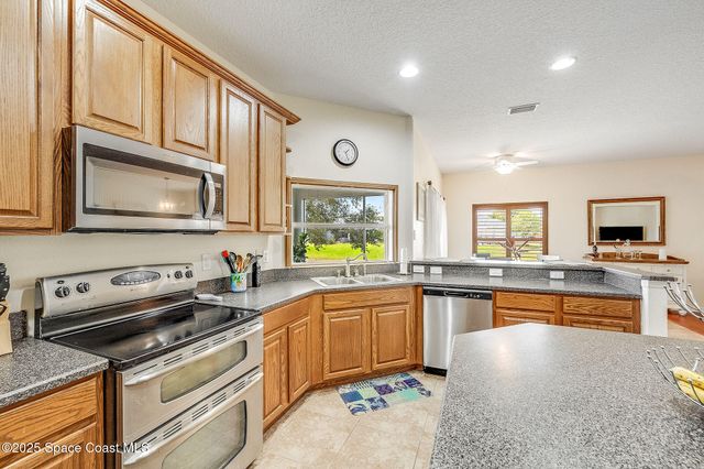 1137 Morgan Circle NE, Palm Bay, FL 32905