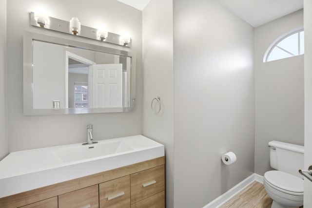 1360 Rose Avenue, Carol Stream, IL 60188