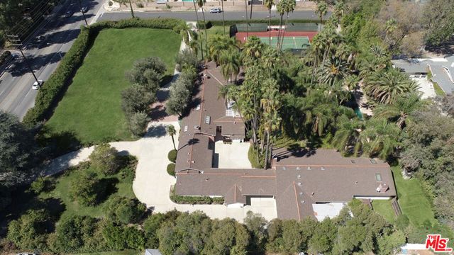 17545 Parthenia Street, Sherwood Forest, CA 91325