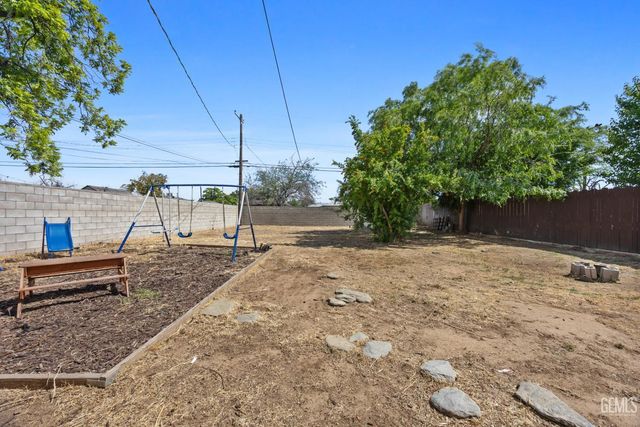 2008 Esther Drive, Bakersfield, CA 93308