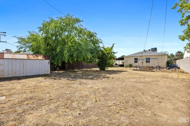 2008 Esther Drive, Bakersfield, CA 93308