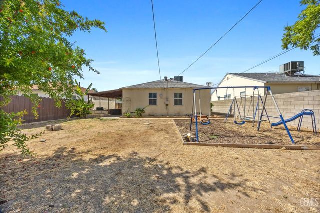 2008 Esther Drive, Bakersfield, CA 93308