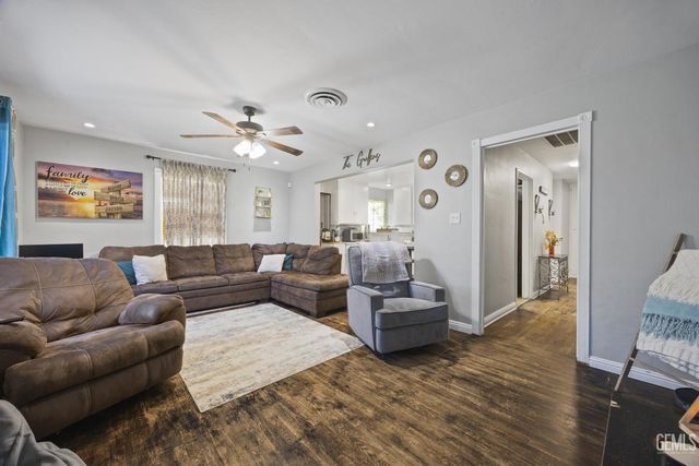 2008 Esther Drive, Bakersfield, CA 93308