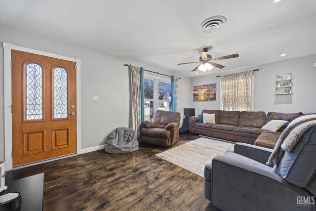 2008 Esther Drive, Bakersfield, CA 93308