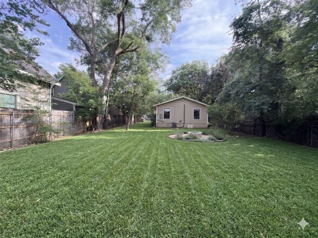 2710 E 3rd ST, Austin, TX 78702