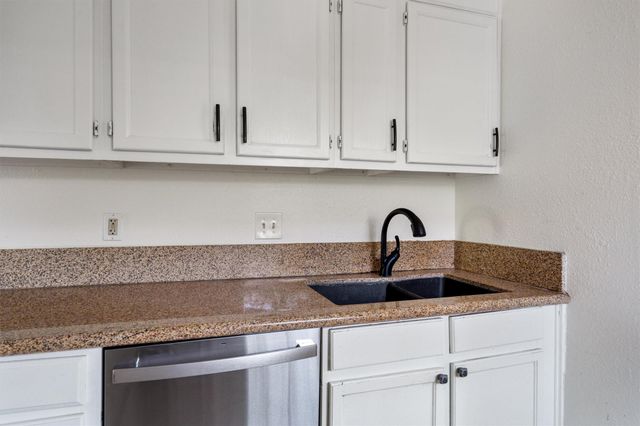 2710 E 3rd ST, Austin, TX 78702