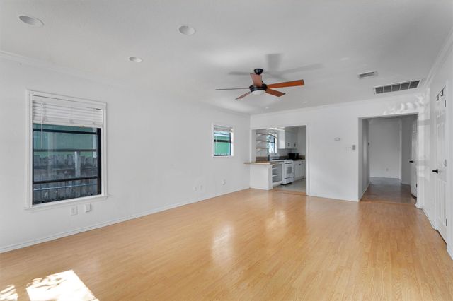 2710 E 3rd ST, Austin, TX 78702