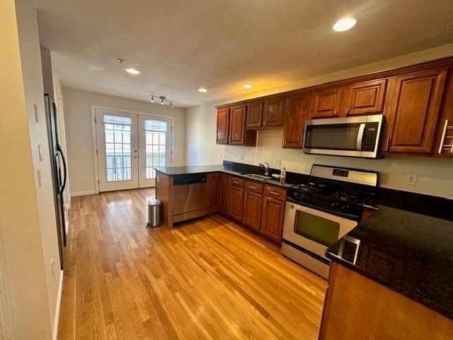 47 Alder St 4, Waltham, MA 02453