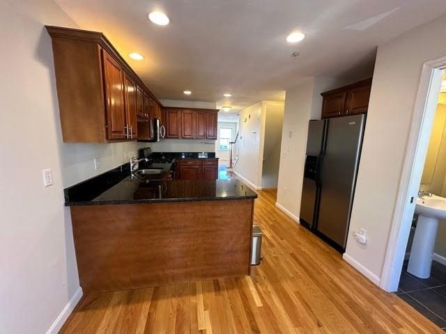 47 Alder St 4, Waltham, MA 02453