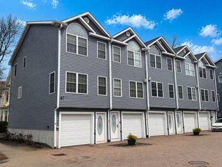 47 Alder St 4, Waltham, MA 02453