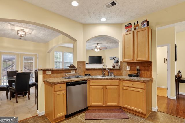 5556 Cascade Run, Atlanta, GA 30336