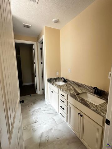 1 Pleasant Oaks Drive, Perry, GA 31069