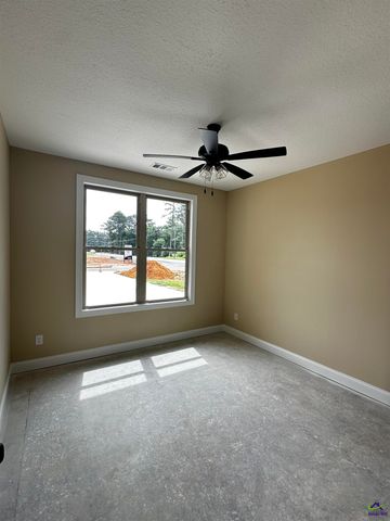 1 Pleasant Oaks Drive, Perry, GA 31069