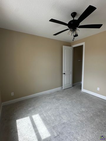 1 Pleasant Oaks Drive, Perry, GA 31069