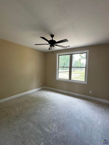 1 Pleasant Oaks Drive, Perry, GA 31069
