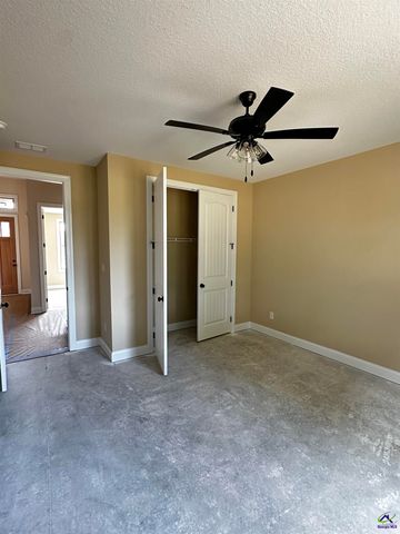 1 Pleasant Oaks Drive, Perry, GA 31069