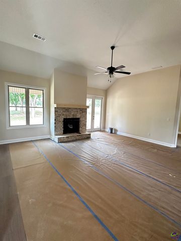 1 Pleasant Oaks Drive, Perry, GA 31069