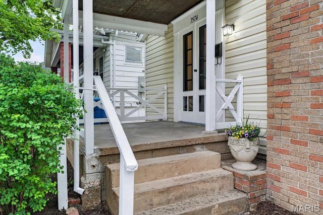 7574 Ellis Avenue, Maplewood, MO 63143